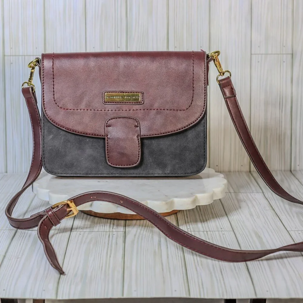 Adrienne Vittadino black/red leather flap top adjustable strap purse